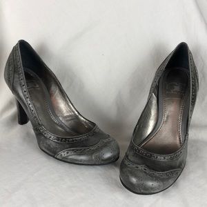 Gianni Bini Distressed gray heels